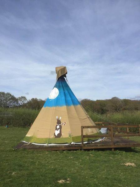 Big Sky Tipi Holidays Wartling ภายนอก รูปภาพ